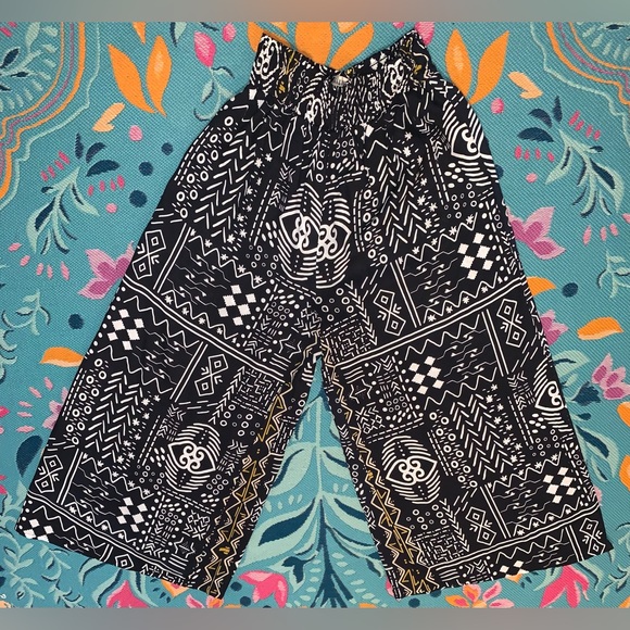 Wide Leg Lightweight Pants - Picture 5 of 12